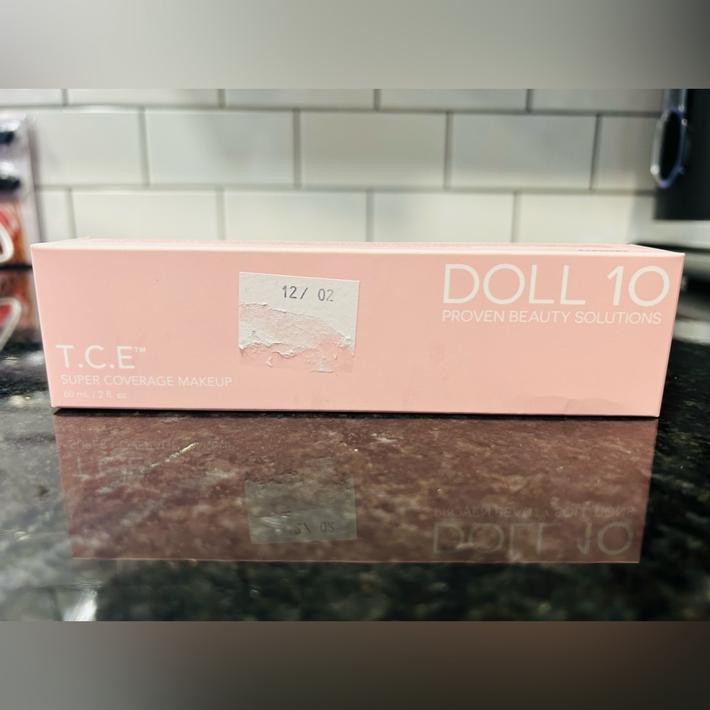 TCE doll 10 super coverage makeup